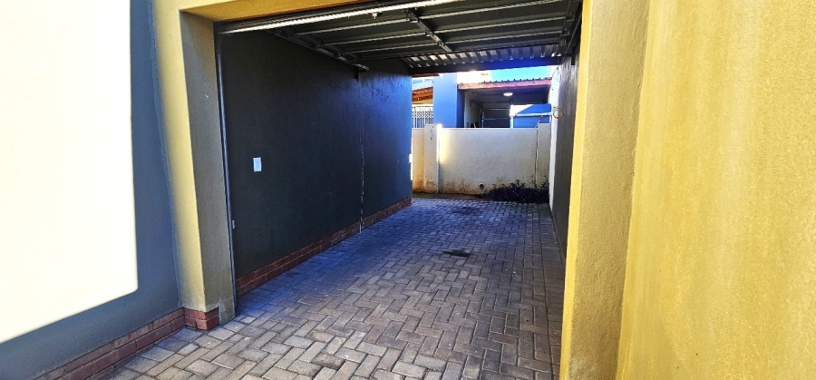 To Let 3 Bedroom Property for Rent in Waterval East North West
